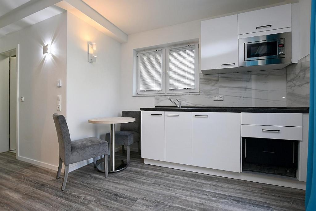 City-Hotel Zuffenhausen - Apartments シュトゥットガルト エクステリア 写真