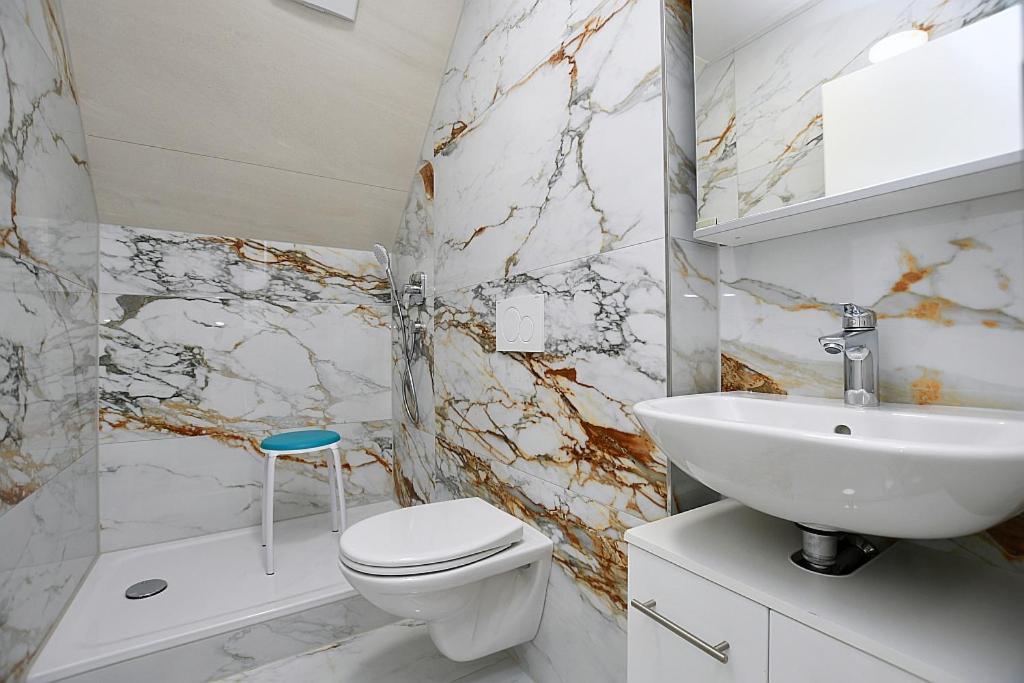 City-Hotel Zuffenhausen - Apartments シュトゥットガルト エクステリア 写真